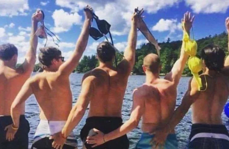 Žene na jedan dan: Da je baba mu&scaron;ko, ovako bi se slikala za Instagram (20 slika)