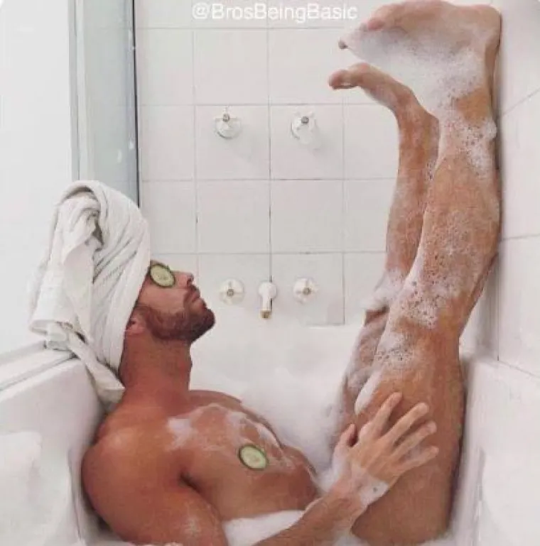 Žene na jedan dan: Da je baba mu&scaron;ko, ovako bi se slikala za Instagram (20 slika)