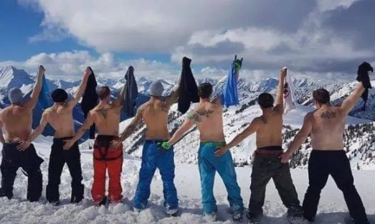 Žene na jedan dan: Da je baba mu&scaron;ko, ovako bi se slikala za Instagram (20 slika)