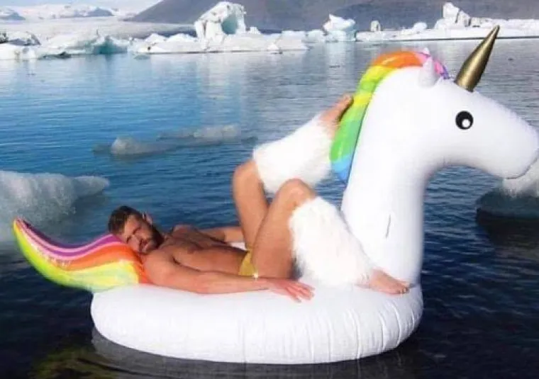 Žene na jedan dan: Da je baba mu&scaron;ko, ovako bi se slikala za Instagram (20 slika)