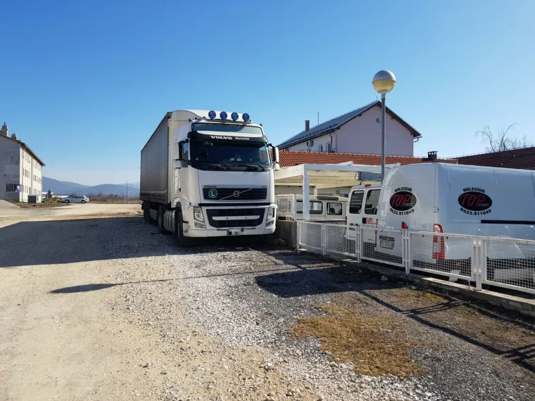 Luksuzni passat bio je mamac: Policija u slovenskom &scaron;leperu otkrila migrante, &scaron;verceri uhićeni