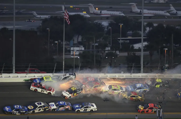 Sudar na Daytoni 500