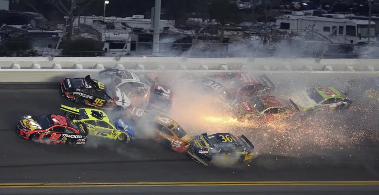 Sudar na Daytoni 500