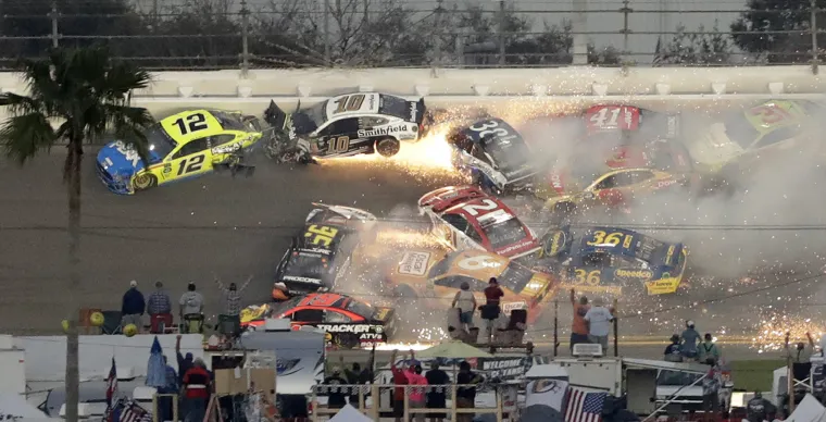 Sudar na Daytoni 500