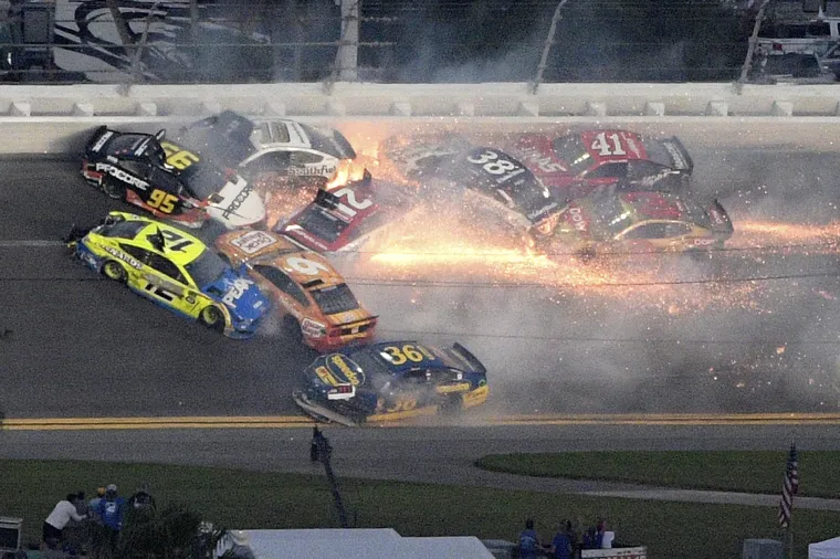 Sudar na Daytoni 500