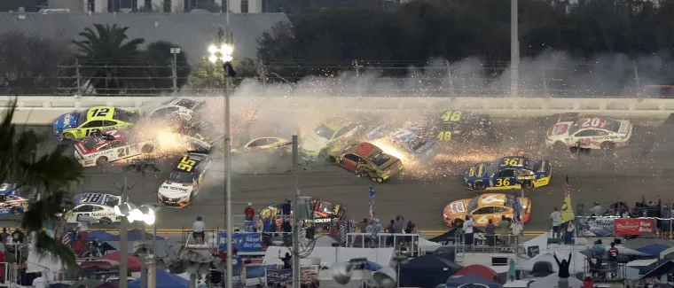 Sudar na Daytoni 500