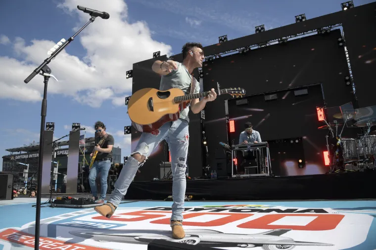 Sudar na Daytoni 500