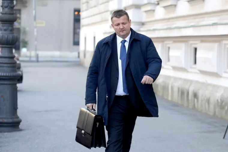 PARADA POSRNULIH POLITIČARA PRED SUDOM: Jedan za drugim stizali na svoja ročišta