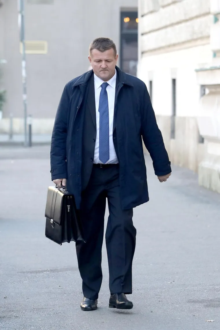 PARADA POSRNULIH POLITIČARA PRED SUDOM: Jedan za drugim stizali na svoja roči&scaron;ta