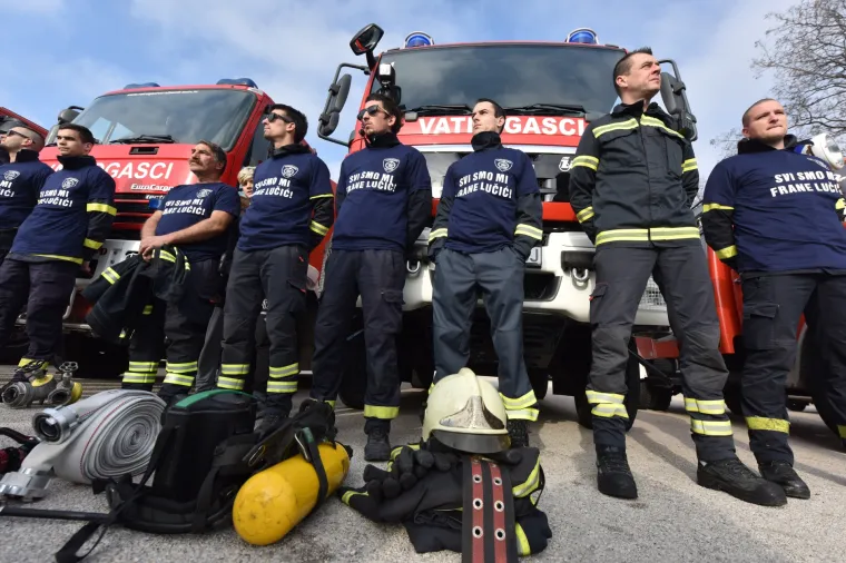 DVD organizirao prosvjed podr&scaron;ke za slučaj stradalog vatrogasca Franu Lučića