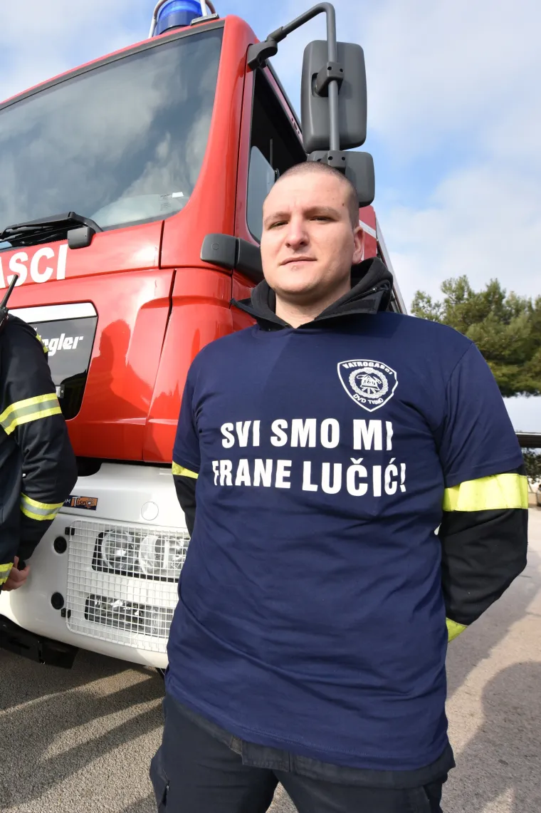DVD organizirao prosvjed podr&scaron;ke za slučaj stradalog vatrogasca Franu Lučića