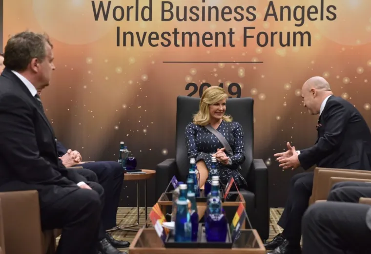 Transformacija Grabar-Kitarović jo&scaron; nije zavr&scaron;ila: Je li nakon figure predsjednica pomladila i lice?