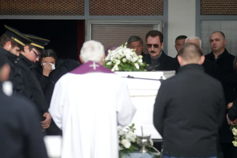 Zločin koji je potresao Hrvatsku: Uz tužnu povorku pokopana Jasmina Dominić