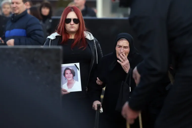 Zločin koji je potresao Hrvatsku: Uz tužnu povorku pokopana Jasmina Dominić