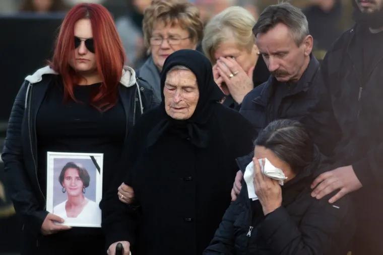 Zločin koji je potresao Hrvatsku: Uz tužnu povorku pokopana Jasmina Dominić