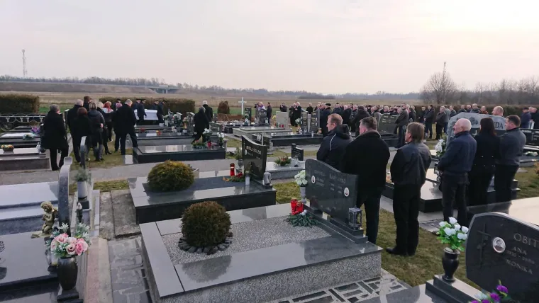 Zločin koji je potresao Hrvatsku: Uz tužnu povorku pokopana Jasmina Dominić