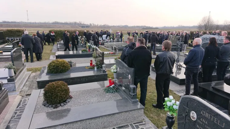 Zločin koji je potresao Hrvatsku: Uz tužnu povorku pokopana Jasmina Dominić