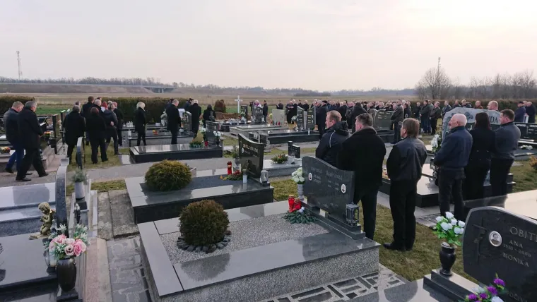 Zločin koji je potresao Hrvatsku: Uz tužnu povorku pokopana Jasmina Dominić