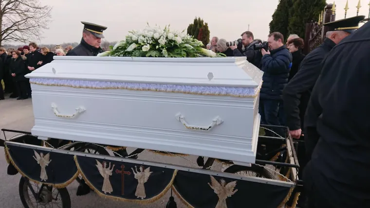 Zločin koji je potresao Hrvatsku: Uz tužnu povorku pokopana Jasmina Dominić