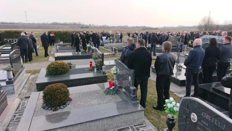 Zločin koji je potresao Hrvatsku: Uz tužnu povorku pokopana Jasmina Dominić