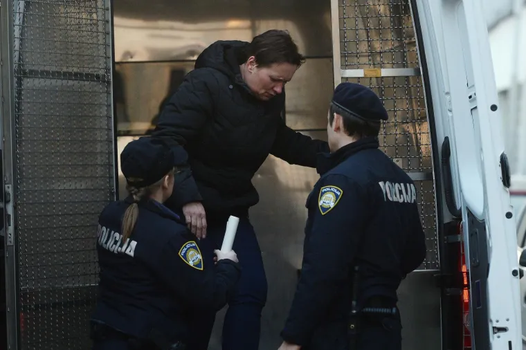 Smiljana Srnec, osumnjičena za ubojstvo sestre Jasmine Dominić, privedena je jutros sucu istrage u Varaždinu.