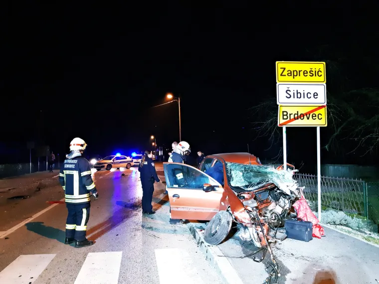 TEŠKA NESREĆA KOD ZAPREŠIĆA: Vozačica teško ozlijeđena, a mlada putnica prošla s lakšim ozljedama
