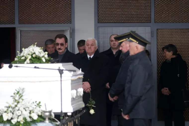 SPROVOD JASMINE DOMINIĆ, NESTALE PRIJE 19 GODINA: U selu vlada opsadno stanje, interventna policija na terenu
