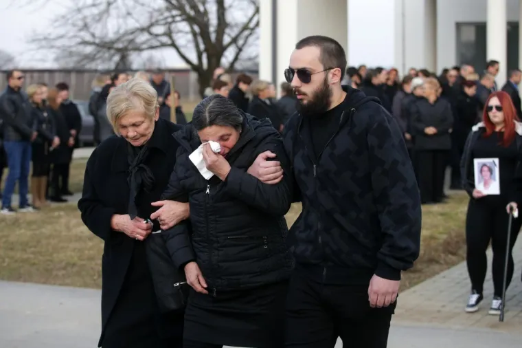 SPROVOD JASMINE DOMINIĆ, NESTALE PRIJE 19 GODINA: U selu vlada opsadno stanje, interventna policija na terenu