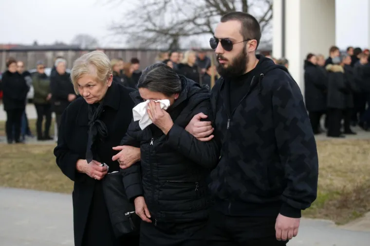 SPROVOD JASMINE DOMINIĆ, NESTALE PRIJE 19 GODINA: U selu vlada opsadno stanje, interventna policija na terenu