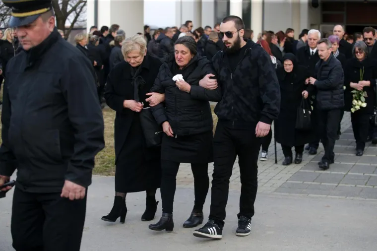 SPROVOD JASMINE DOMINIĆ, NESTALE PRIJE 19 GODINA: U selu vlada opsadno stanje, interventna policija na terenu