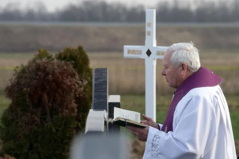 SPROVOD JASMINE DOMINIĆ, NESTALE PRIJE 19 GODINA: U selu vlada opsadno stanje, interventna policija na terenu