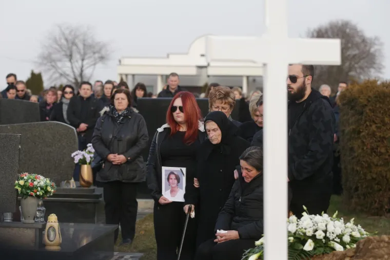 SPROVOD JASMINE DOMINIĆ, NESTALE PRIJE 19 GODINA: U selu vlada opsadno stanje, interventna policija na terenu