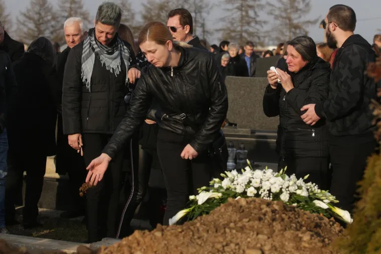 SPROVOD JASMINE DOMINIĆ, NESTALE PRIJE 19 GODINA: U selu vlada opsadno stanje, interventna policija na terenu