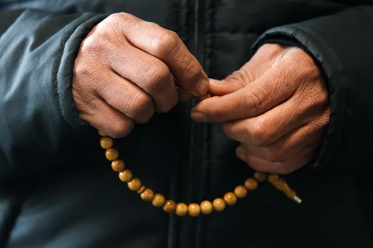 U ovim uvjetima žive migranti: Navečer se okupljaju na jednom mjestu i razmjenuju hranu