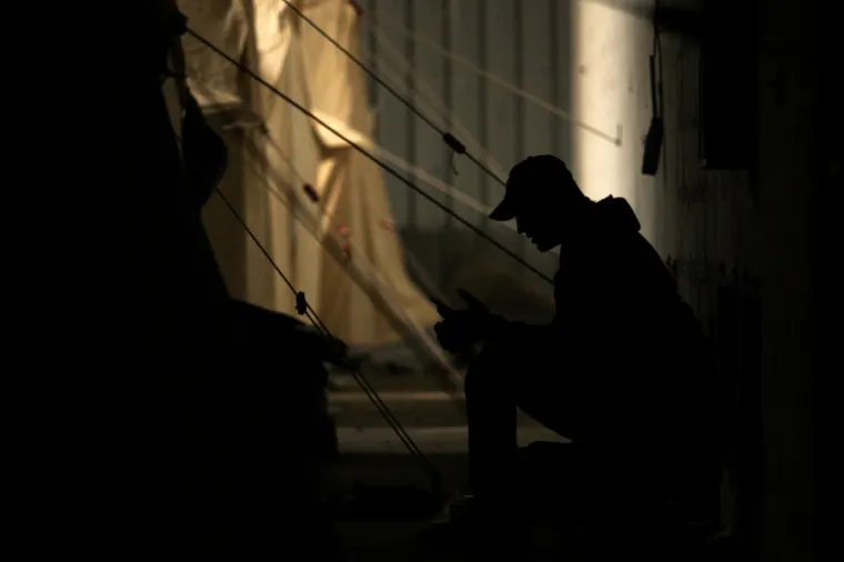 U ovim uvjetima žive migranti: Navečer se okupljaju na jednom mjestu i razmjenuju hranu