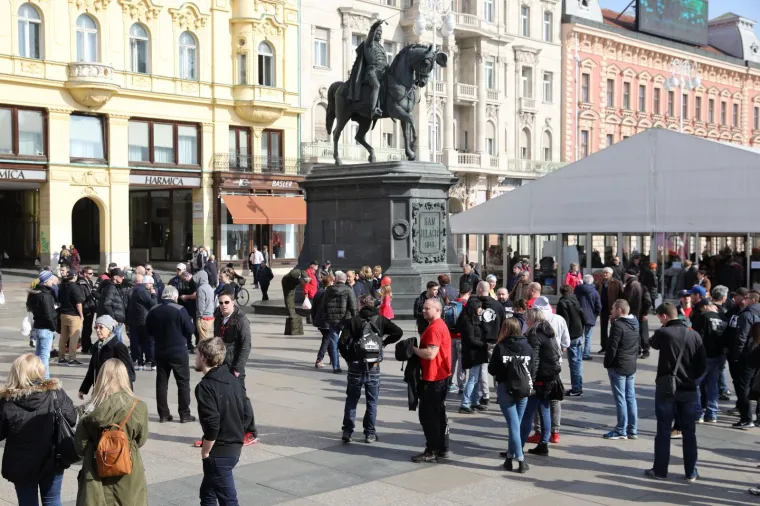 Navijači Viktorije stigli u Zagreb. klub im savjetovao da ne provociraju Bad Blue Boyse