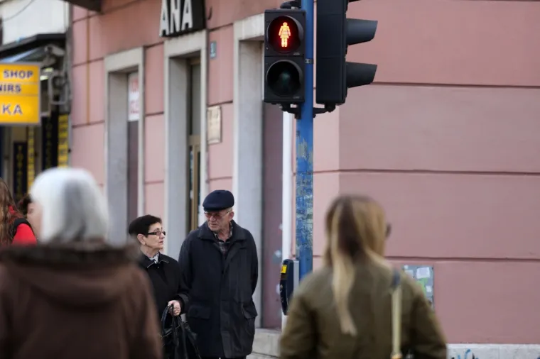 Promoviraju jednakost spolova: U Rijeci zasvijetlio prvi 'ženski' semafor