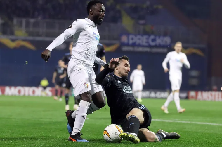 MODRI JURI&Scaron;AJU PO POBJEDU: I na povijesnoj utakmici baklja je poletjela prema travnjaku