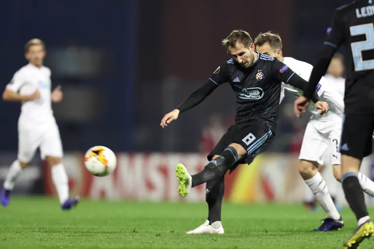 MODRI JURI&Scaron;AJU PO POBJEDU: I na povijesnoj utakmici baklja je poletjela prema travnjaku