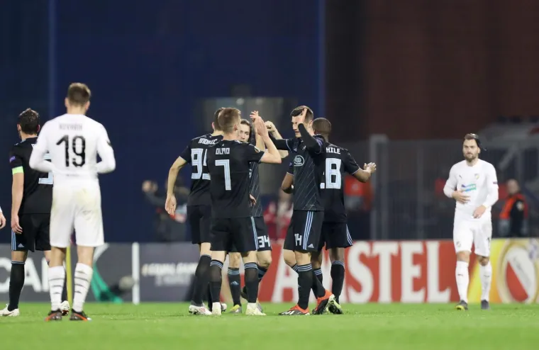 OVO ĆE SE DUGO PAMTITI: Poslije sučeva zvižduka nastala je ludnica, navijači nisu pu&scaron;tali igrače s travnjaka