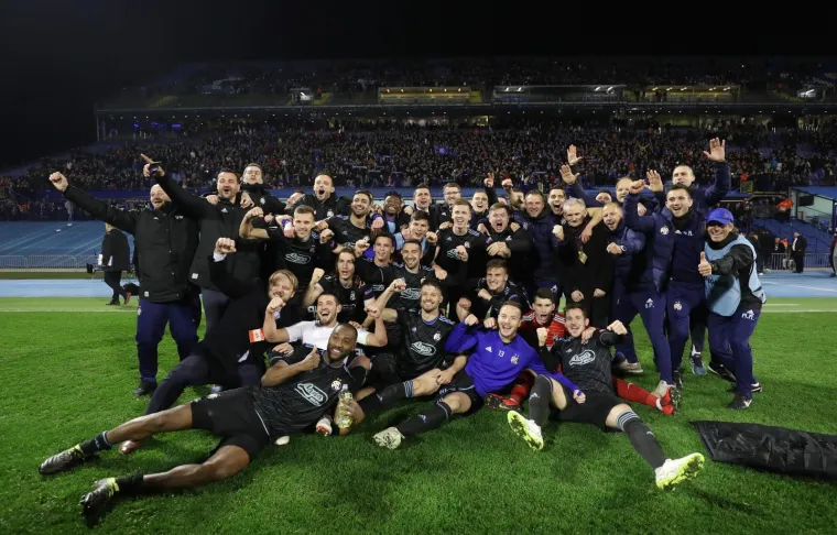 OVO ĆE SE DUGO PAMTITI: Poslije sučeva zvižduka nastala je ludnica, navijači nisu pu&scaron;tali igrače s travnjaka