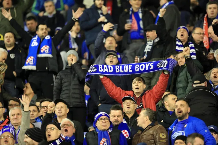 MAKSIMIR GORI: Krcate tribine bodre Modre u povijesnoj utakmici, na semaforu osvanula romantična poruka