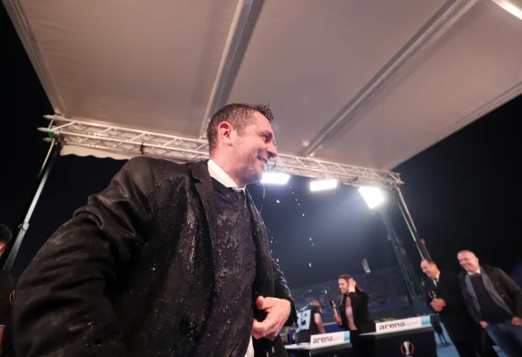 &Scaron;TIMAC PROSLAVIO POBJEDU S IGRAČIMA DINAMA: U&scaron;li su u studio i izvadili &scaron;ampanjac, a onda je krenulo