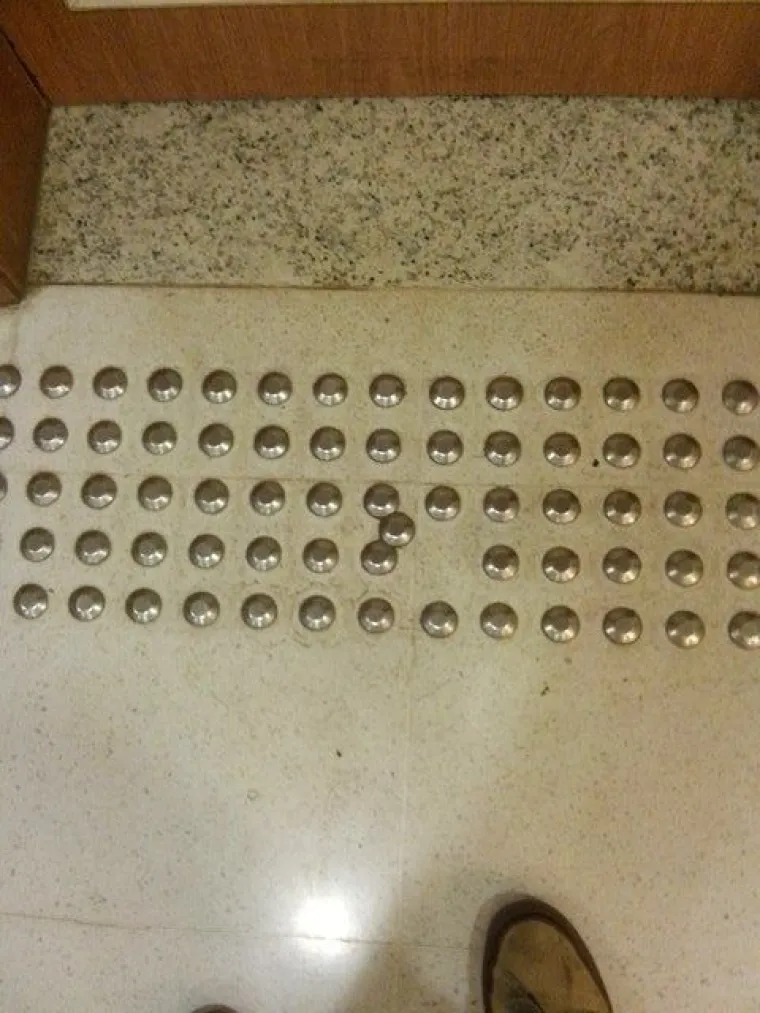 20 iritantnih nepravilnosti koje će vam dignuti živce i napraviti OCD ako ga već niste imali