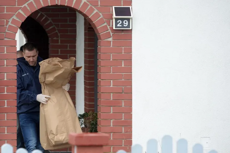 Policija pretresla spremi&scaron;te Dominićevih, odnijeli nekoliko vreća