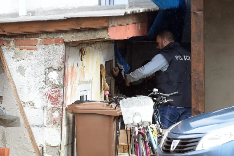 Policija pretresla spremi&scaron;te Dominićevih, odnijeli nekoliko vreća