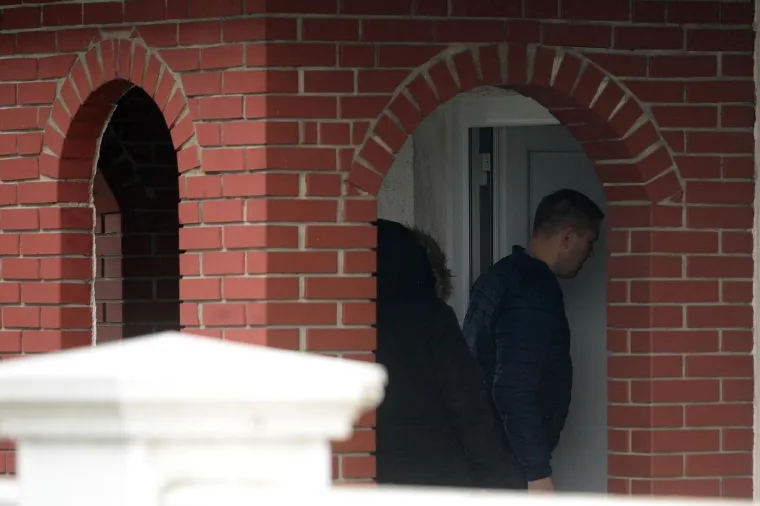 Policija pretresla spremi&scaron;te Dominićevih, odnijeli nekoliko vreća