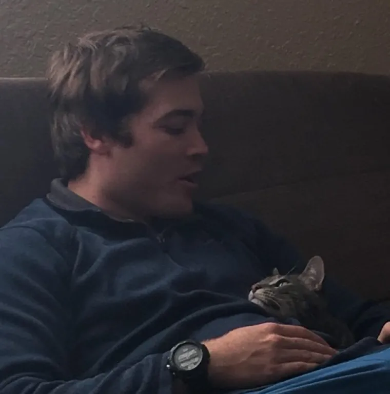 NAĐITE NEKOG TKO ĆE VAS GLEDATI KAO OVE MACE SVOJE LJUDE: A čak niti ne drže nikakav komad hrane...