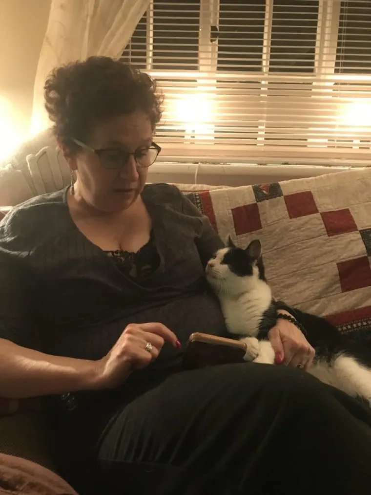 NAĐITE NEKOG TKO ĆE VAS GLEDATI KAO OVE MACE SVOJE LJUDE: A čak niti ne drže nikakav komad hrane...