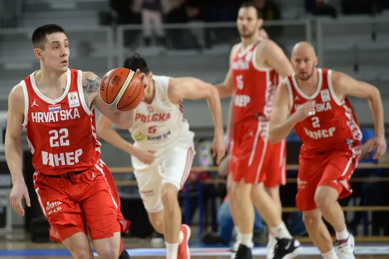 DVOJICA VELIKANA NA UTAKMICI U VARAŽDINU: Rađa i Vranković iz prvih redova bodre Hrvatsku